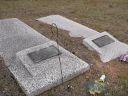 OK, Grove, Olympus Cemetery, Family Plot, Hinds, Claude M. & Bertha G. 