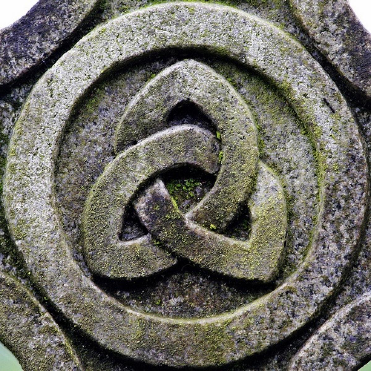 OK, Grove, Headstone Symbols and Meanings, Trinity Knot