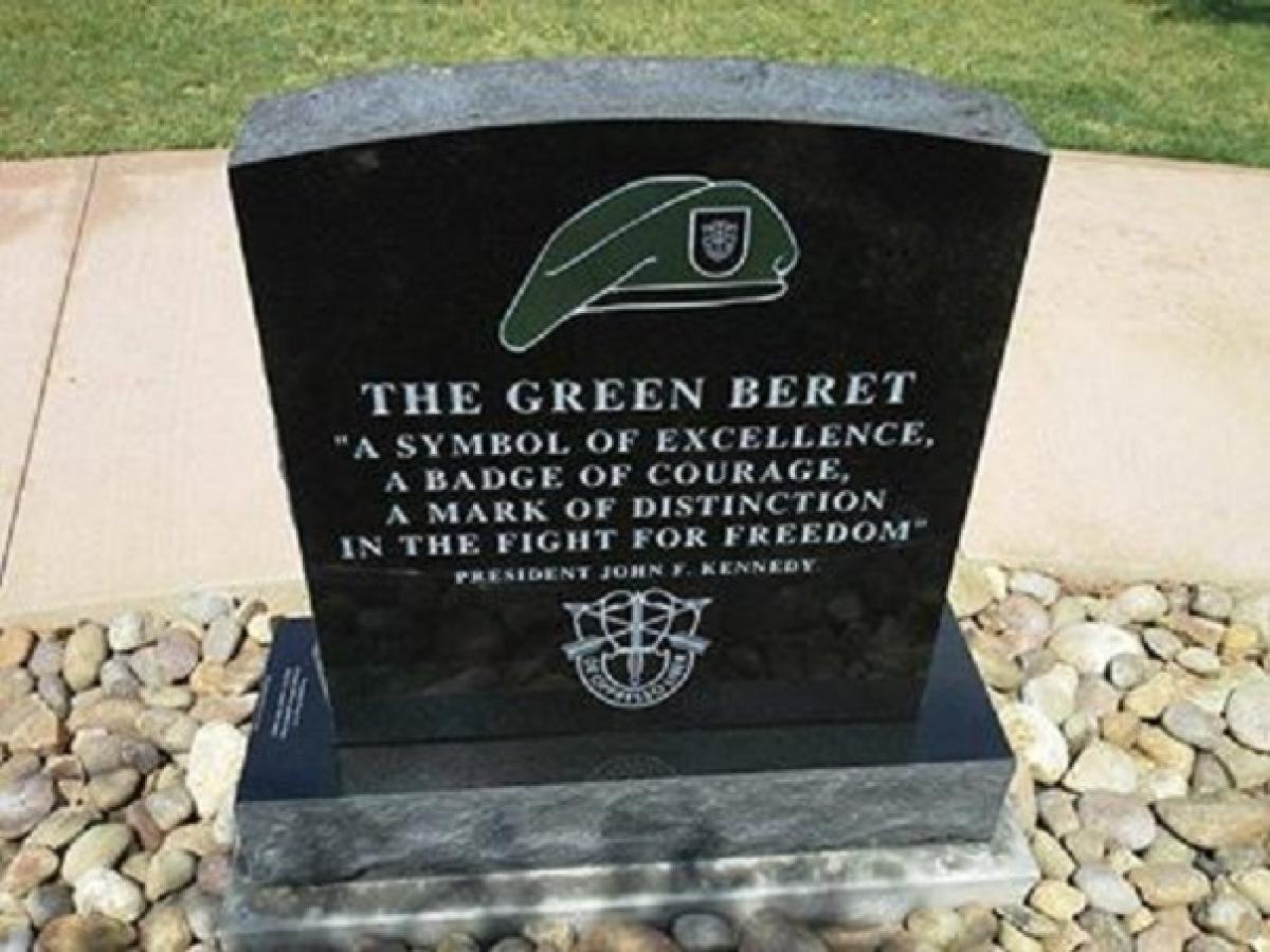 OK, Grove, Headstone Symbols and Meanings, Green Beret