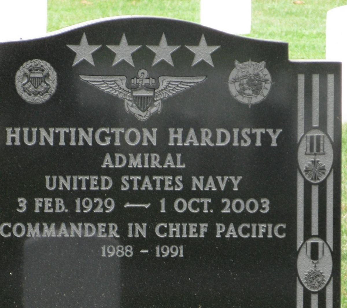 Medal, Distinguished Flying Cross OK, Grove, Headstone Symbols and Meanings, Medal, Distinguished Flying Cross