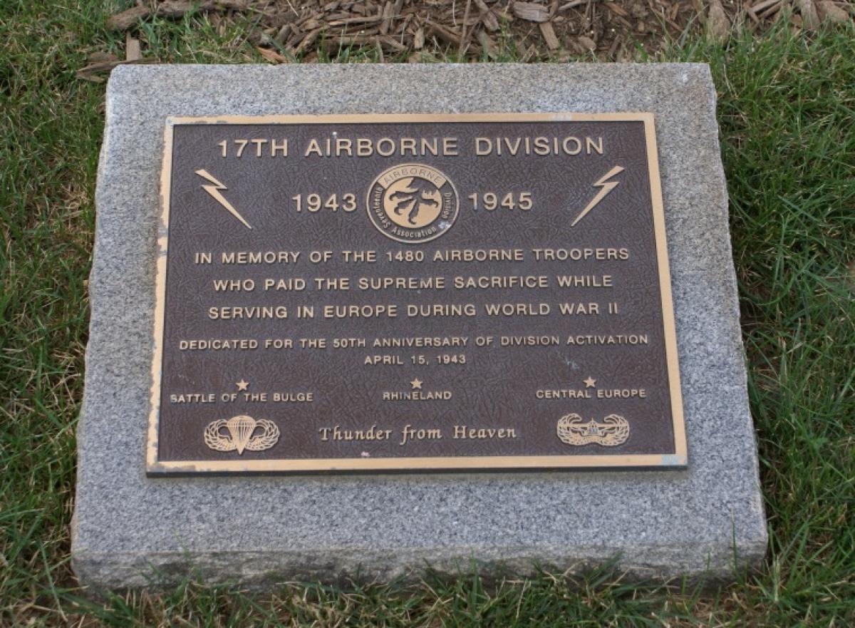 U. S. Army 17th Airborne Division (Golden Talon) OK, Grove, Headstone Symbols and Meanings, United States Army 17th Airborne Division (Golden Talon)