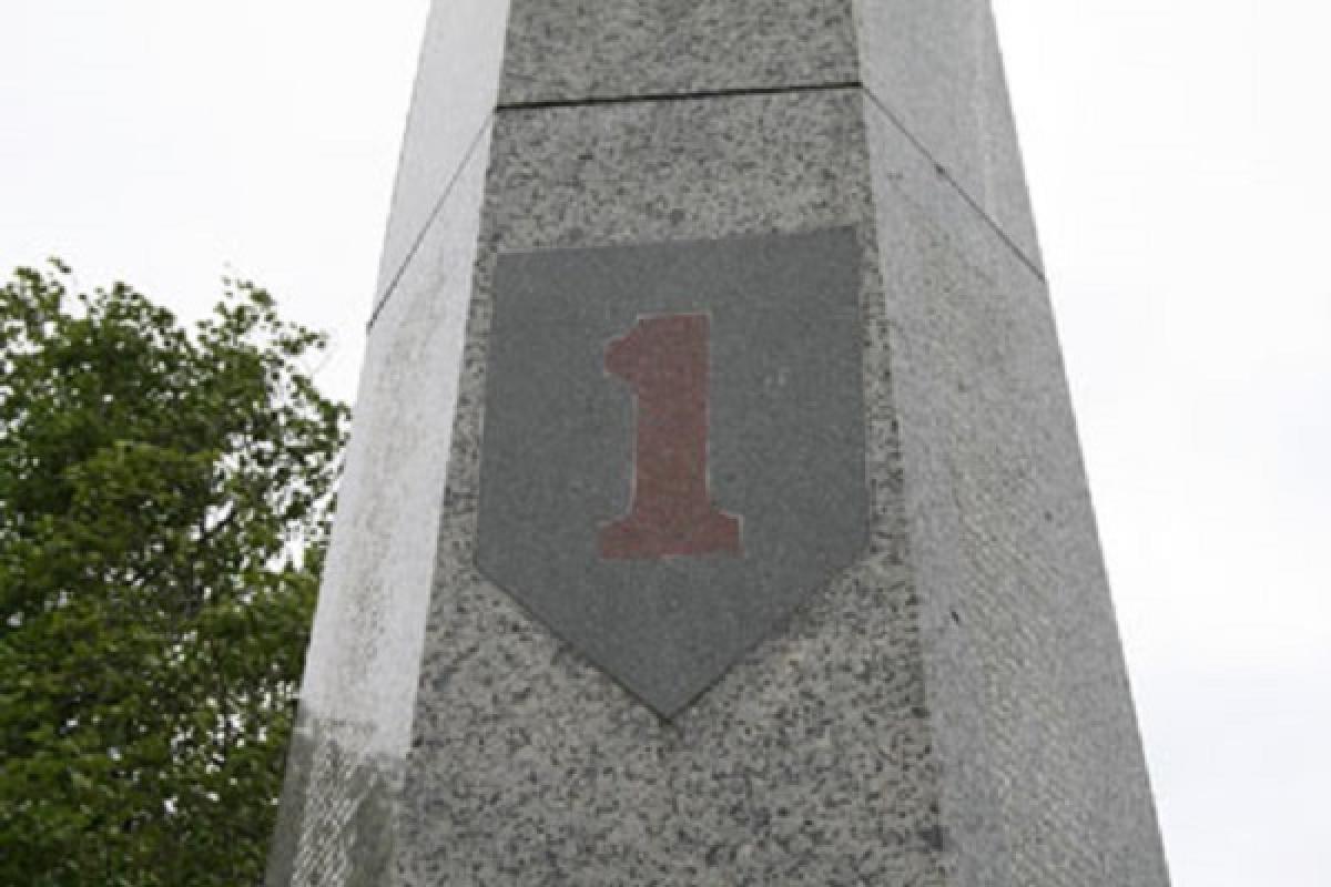 OK, Grove, Headstone Symbols and Meanings, United States Army 1st Infantry Division (The Big Red One)