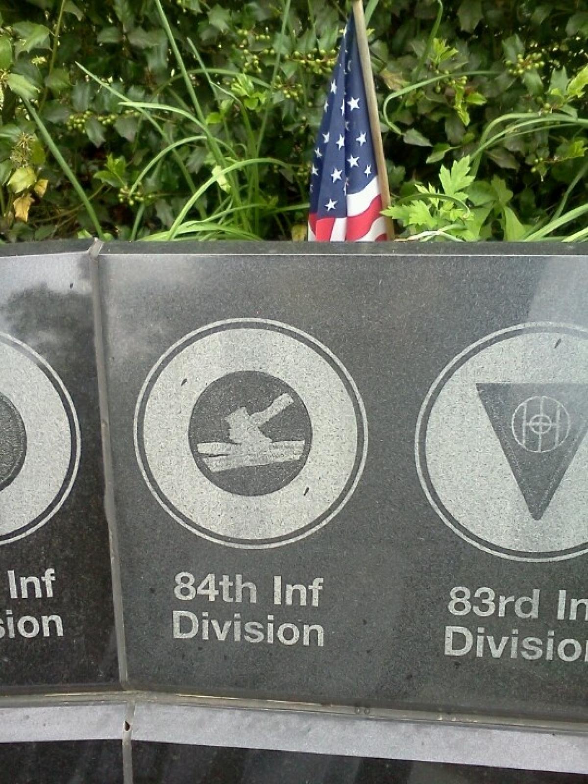 OK, Grove, Headstone Symbols and Meanings, U. S. Army 84th Infantry Division (Railsplitters)