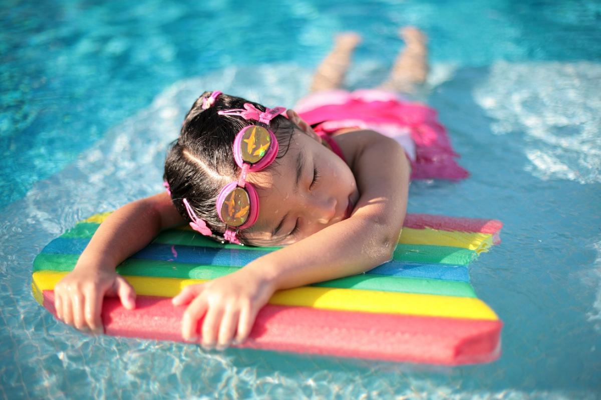 OK, Grove, Grove City Pool - Open Weekends Only