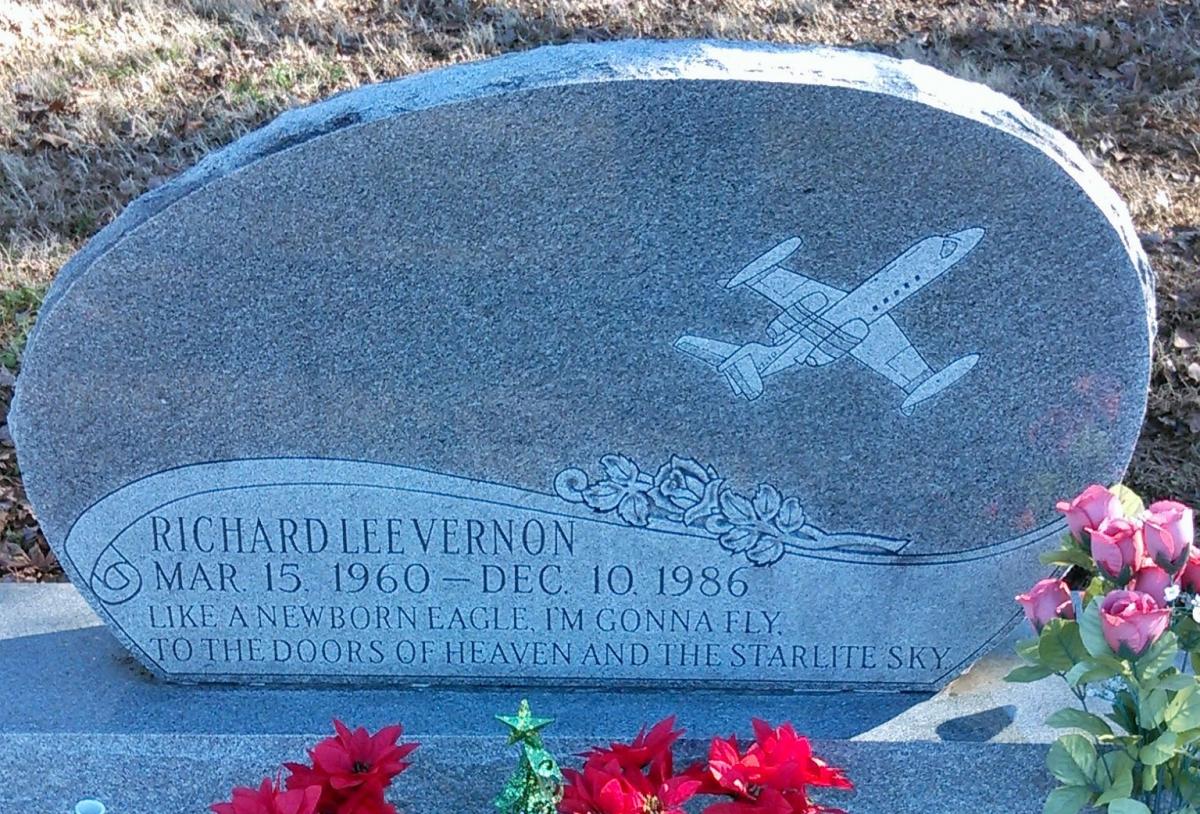 OK, Grove, Buzzard Cemetery, Vernon, Richard Lee Headstone