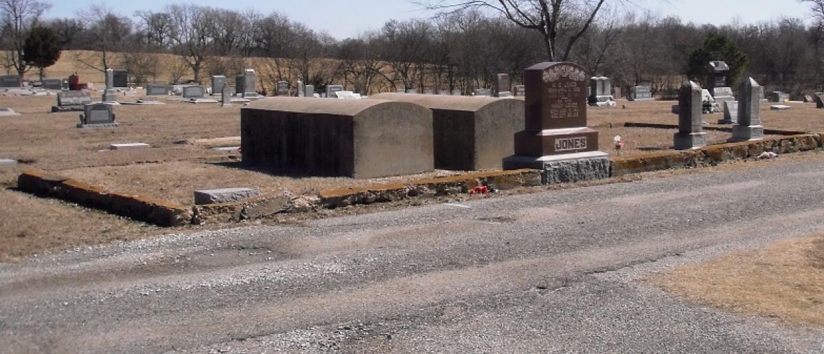 OK, Grove, Olympus Cemetery, Jones Family Plot (Section 1)