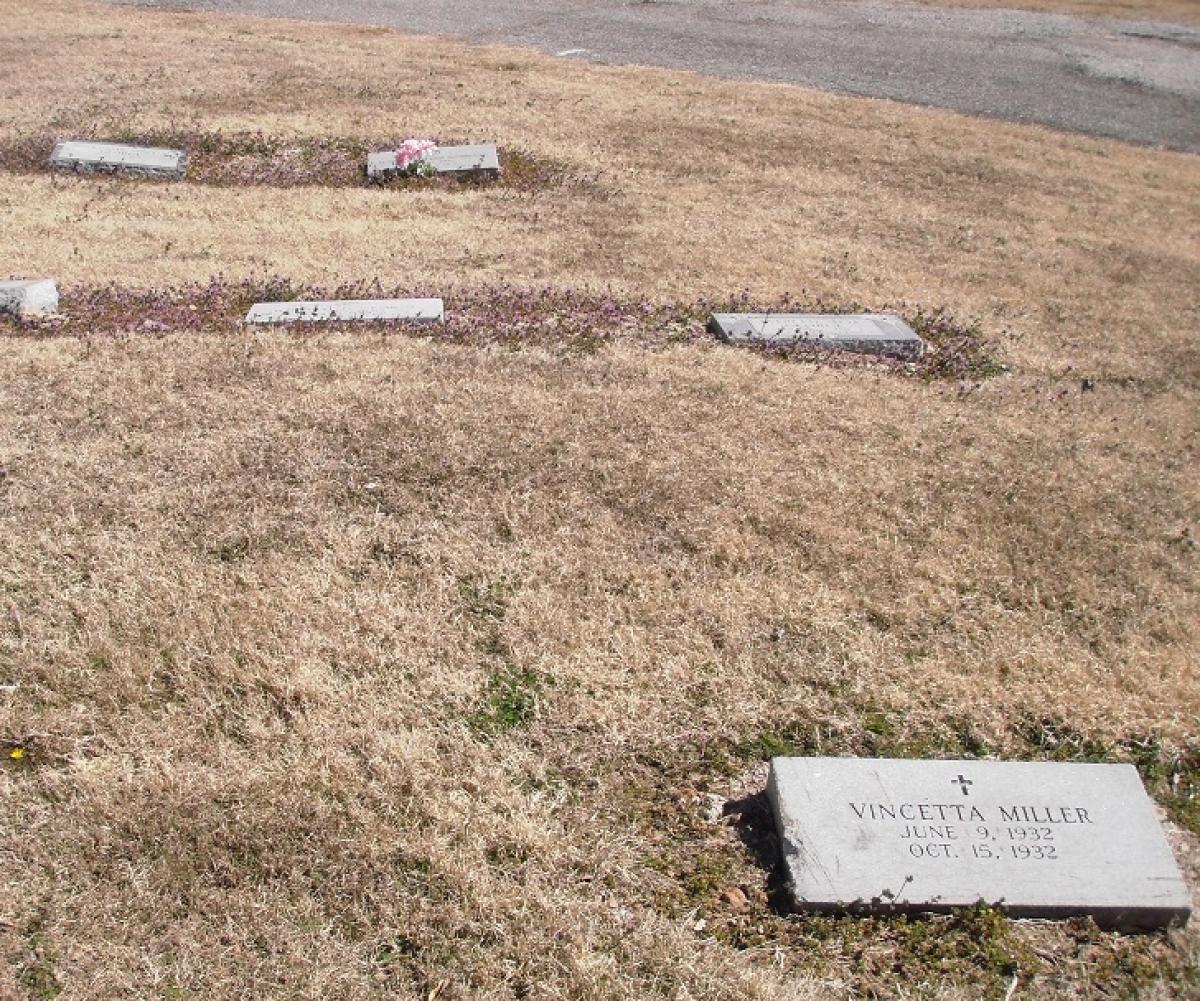 OK, Grove, Olympus Cemetery, Unknown, Unmakred Grave Sec1-Row10-Lot32