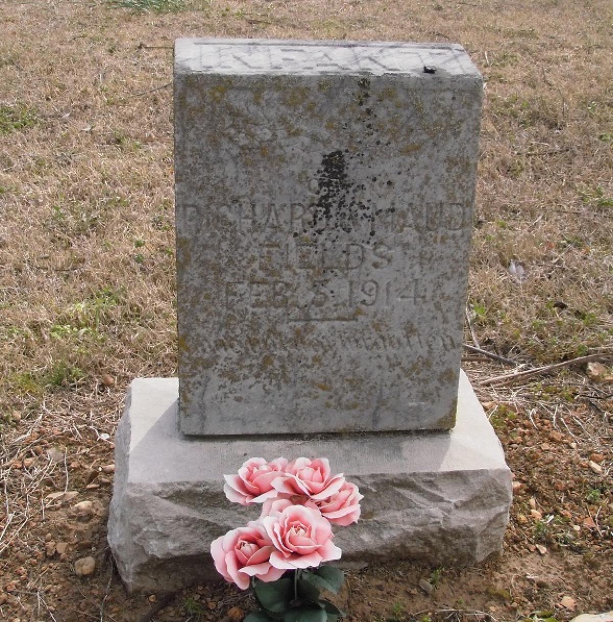 OK, Grove, Olympus Cemetery, Headstone, Fields, Infant of Richard & Maud Fields 