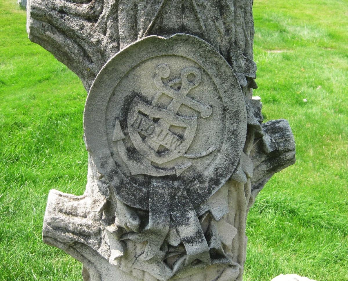 OK, Grove, Headstone Symbols and Meanings, AOUW