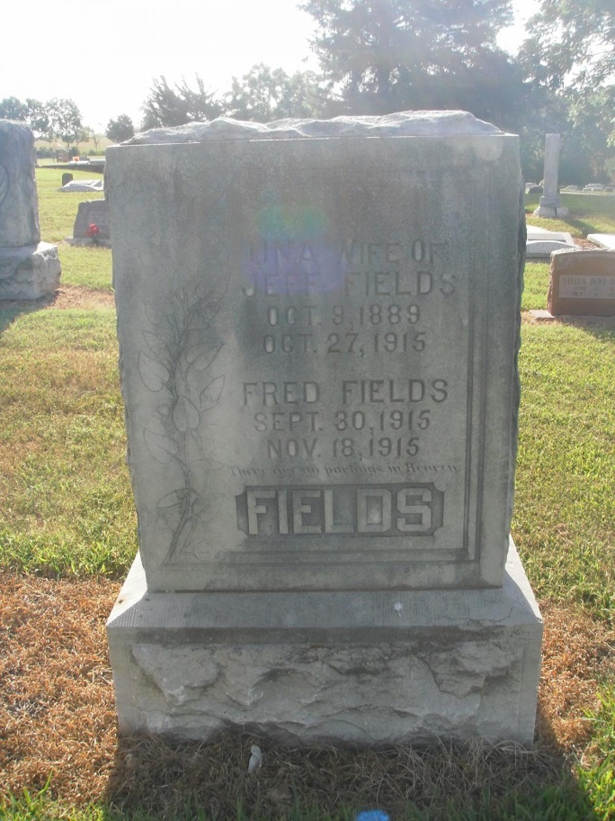 OK, Grove, Olympus Cemetery, Fields, Una & Fred Headstone