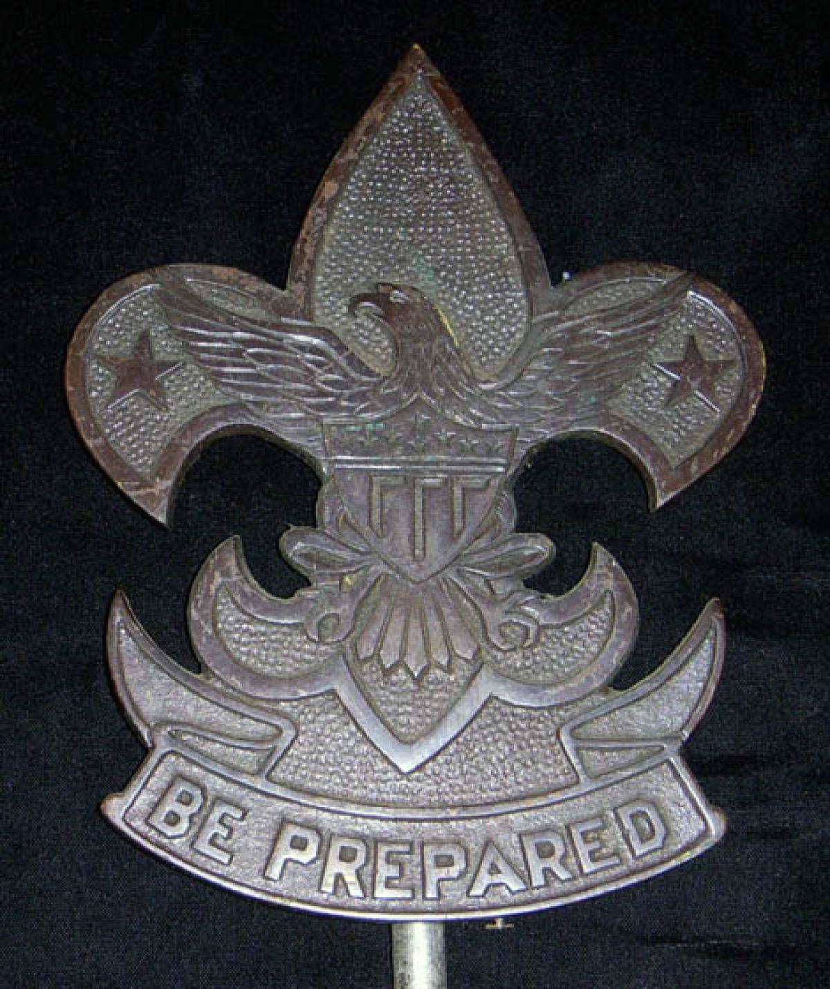 Boy Scouts of America Gravestone Symbols and Meanings, Eagle and Shield on Fleur-de-lis, Boy Scouts of America