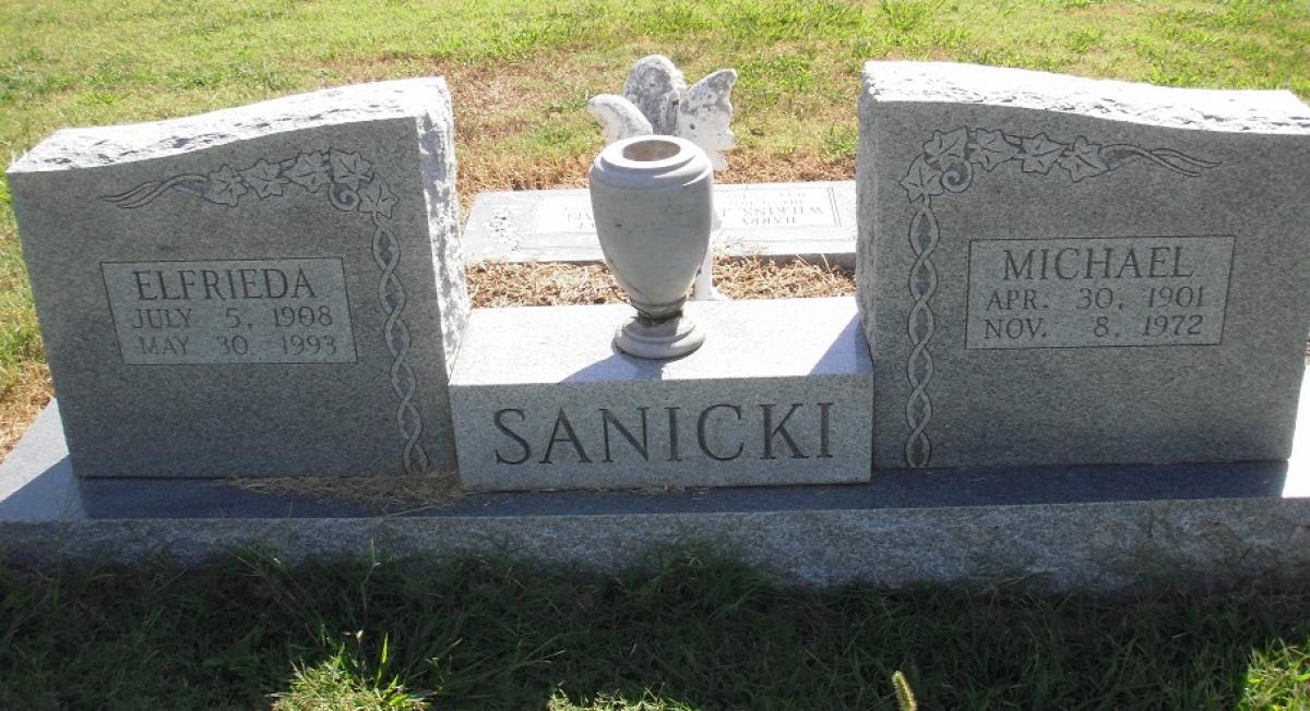 OK, Grove, Olympus Cemetery, Headstone, Sanicki, Michael & Elfrieda